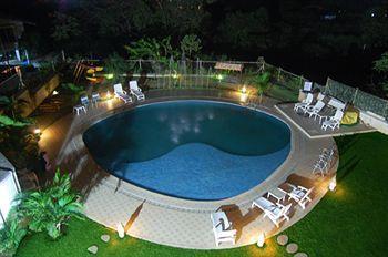 Sapphire Hotel Lonavala Eksteriør billede