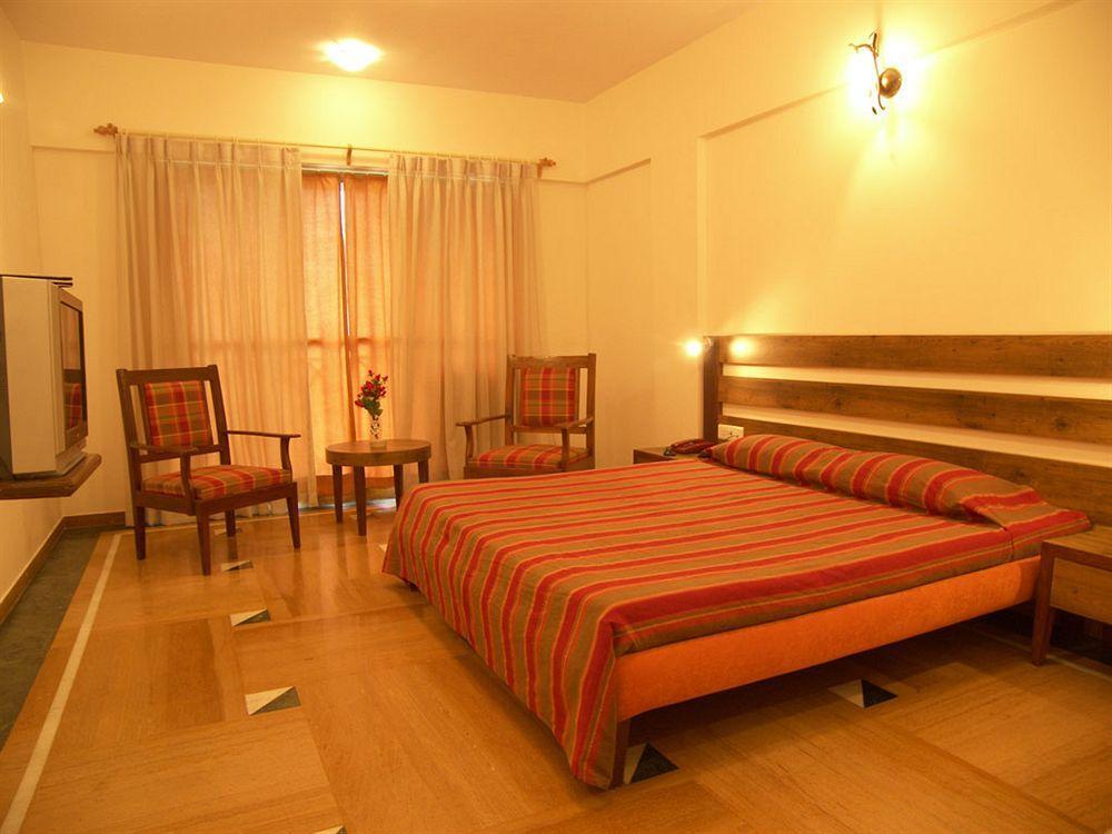 Sapphire Hotel Lonavala Eksteriør billede