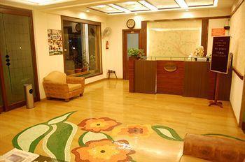Sapphire Hotel Lonavala Eksteriør billede